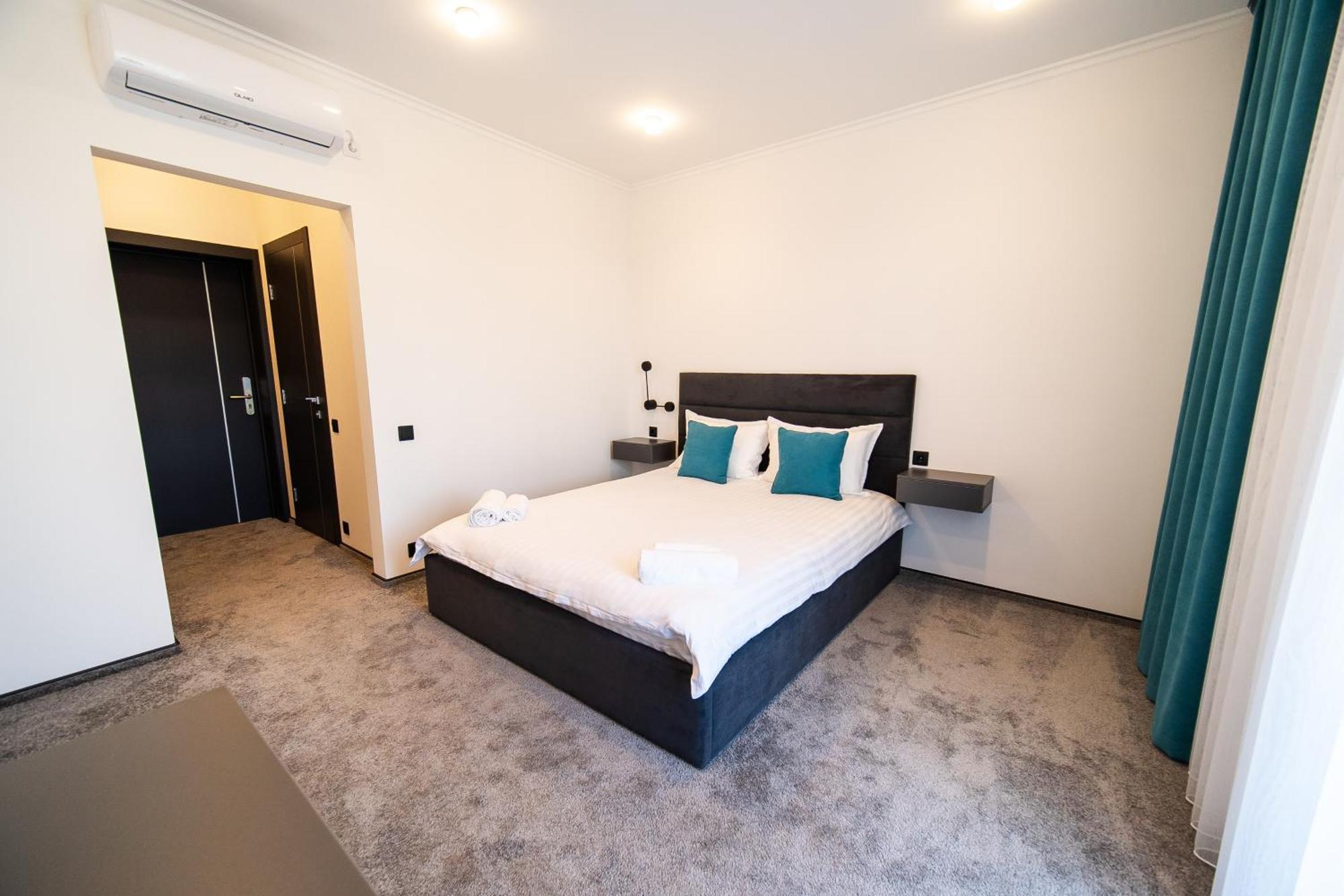 Royal Wood Hotel Rokytne  Экстерьер фото