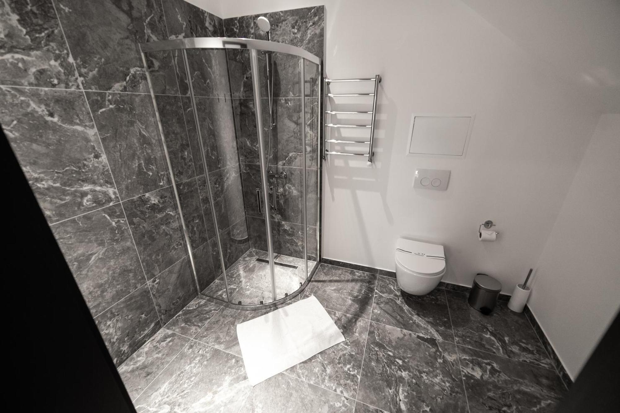 Royal Wood Hotel Rokytne  Экстерьер фото