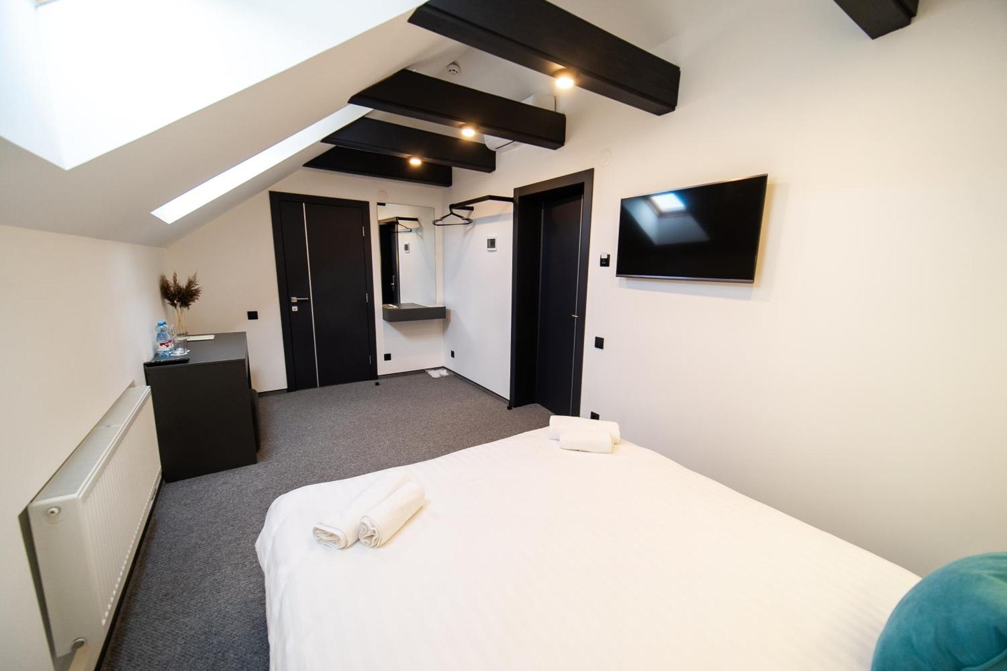 Royal Wood Hotel Rokytne  Экстерьер фото