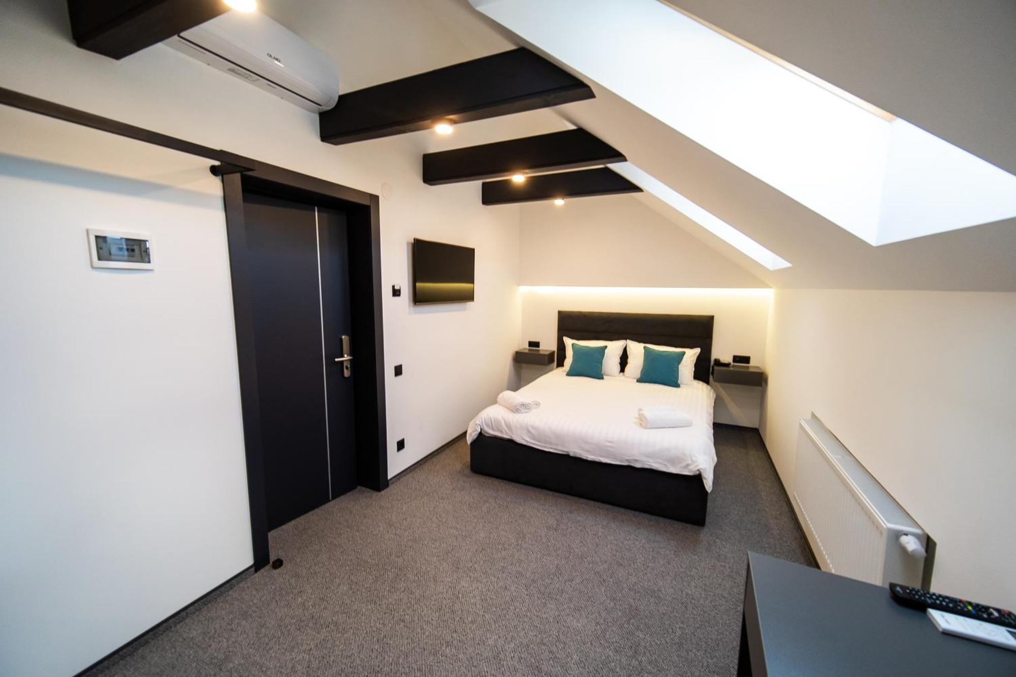 Royal Wood Hotel Rokytne  Экстерьер фото