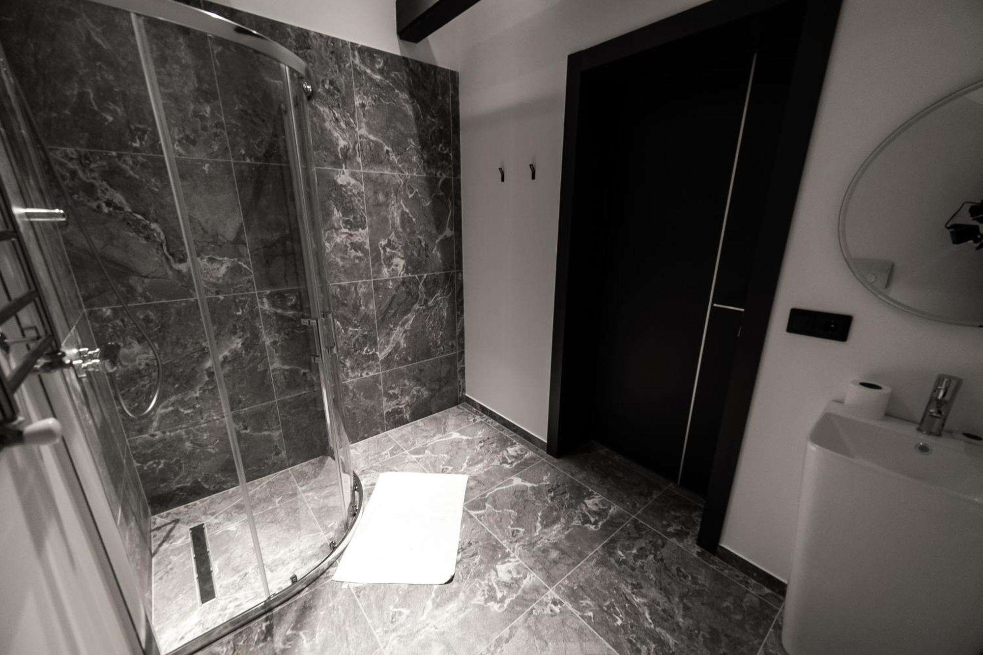 Royal Wood Hotel Rokytne  Экстерьер фото