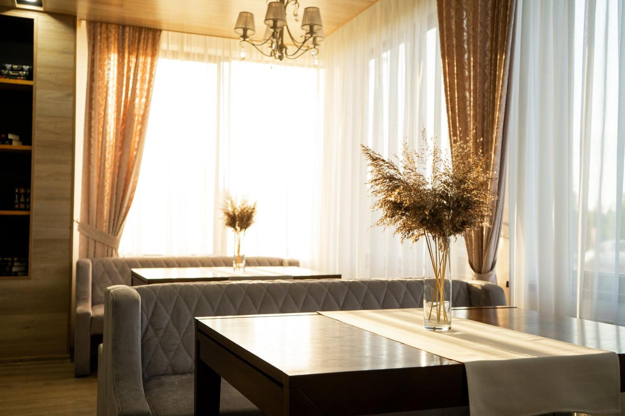 Royal Wood Hotel Rokytne  Экстерьер фото